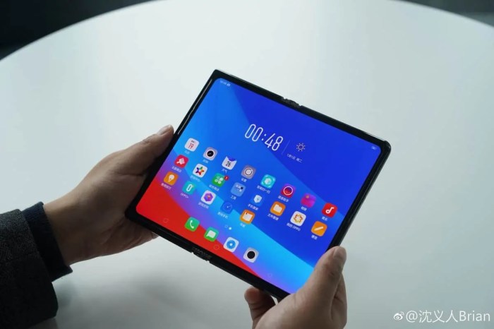 Oppo foldable phone prototype similar huawei mate x