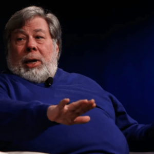 Steve wozniak worried apple no foldable phones